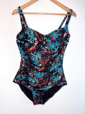 Itzel NWT women’s One Piece Swimsuit size 14 ruched black floral slimming